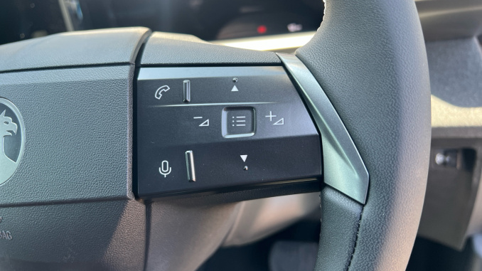 Vauxhall Grandland 157kW Design 73kWh 5dr Auto Electric Hatchback - Image 34